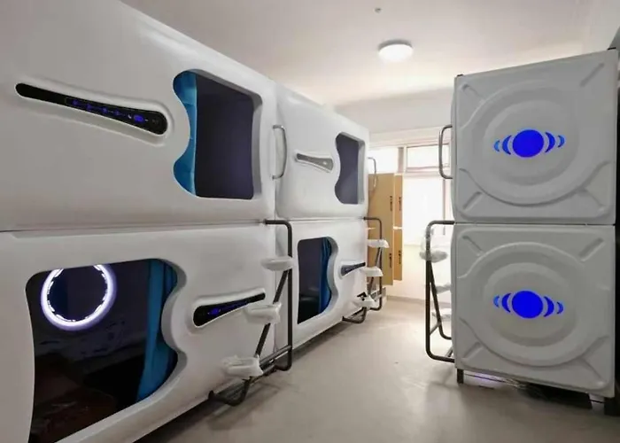 Hostel Space Capsule Madrid